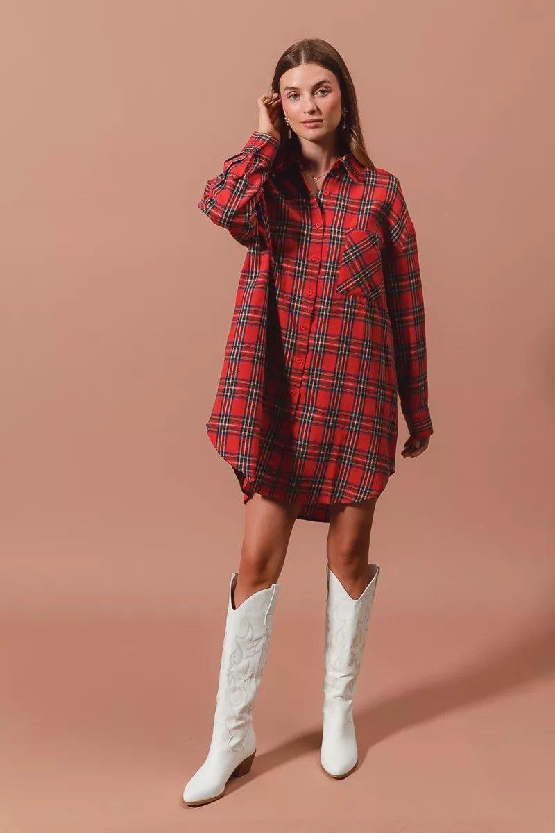 Relaxed tartan flannel shirt dress with chest pocket.